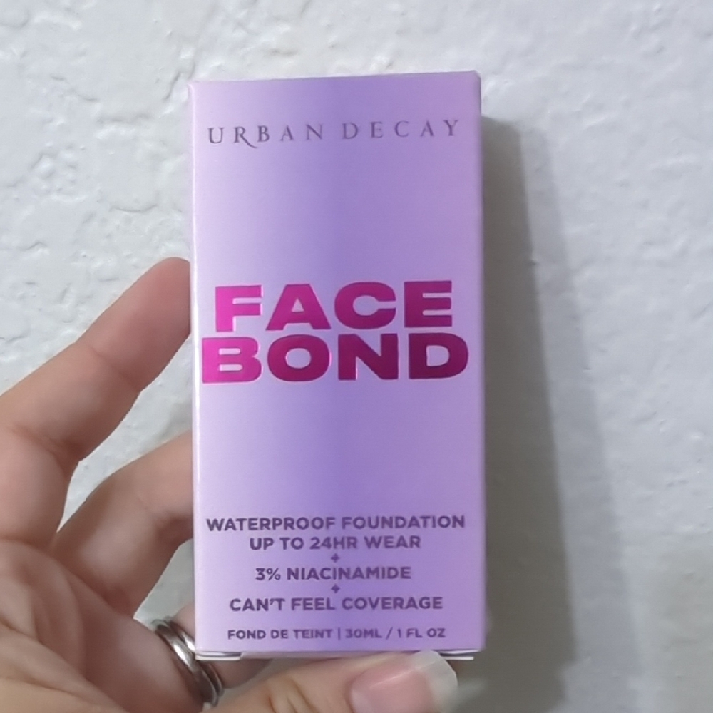 Urban Decay Face Bond Waterproof Foundation - Purple